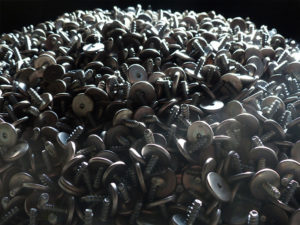 Reinigungsstrahlen - Flachkopfschraube