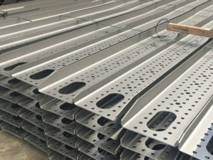 Reinigungsstrahlen - Längstträger entlackt